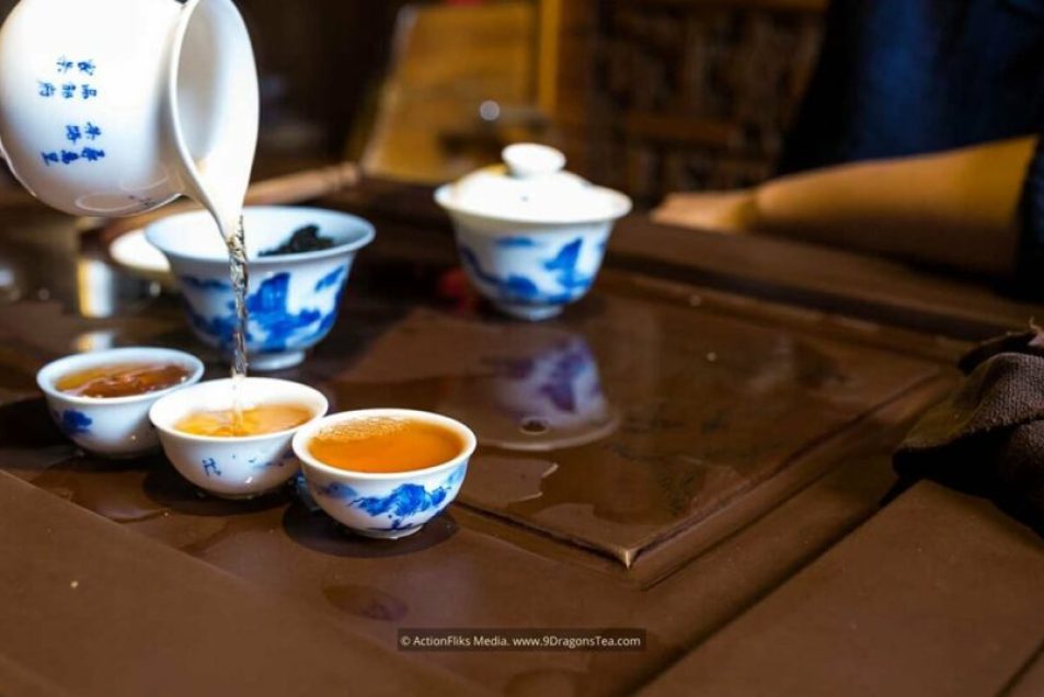 Chinese Tea Tasting - A Living Art Form 1 chinese tea Gong Fu Cha ceremony tea tasting pouring oolong tea into cups