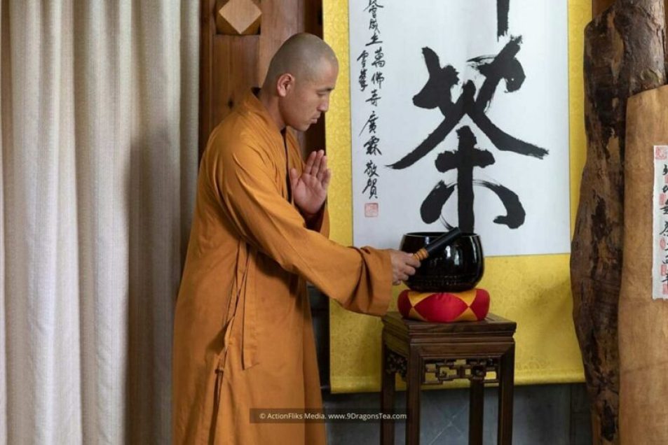 Chinese Tea Tasting - A Living Art Form 2 featured image chinese tea rituals zen tea ceremony buddhist monk striking gong
